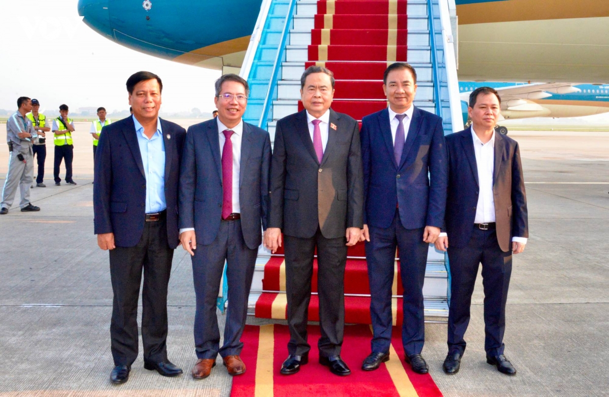 chu-tich-quoc-hoi-tham-trung-quoc-2.jpg