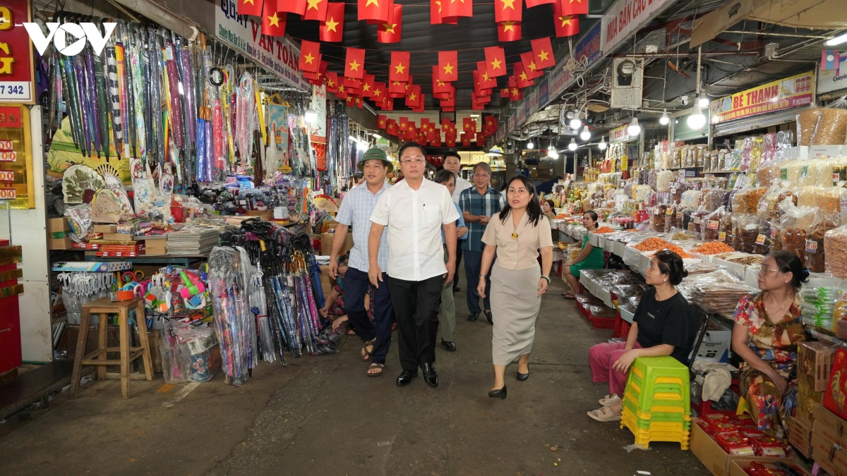 chu_tich_ubnd_thanh_pho_le_tri_thanh_khao_sat_goi_mo_cac_khong_gian_thuong_mai_dich_vu_va_du_lich_20261009211608.jpg