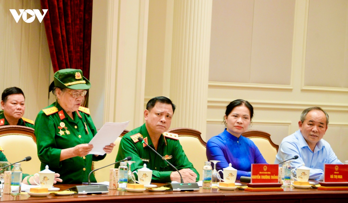 dai-bieu-quoc-hoi-1-4.jpg