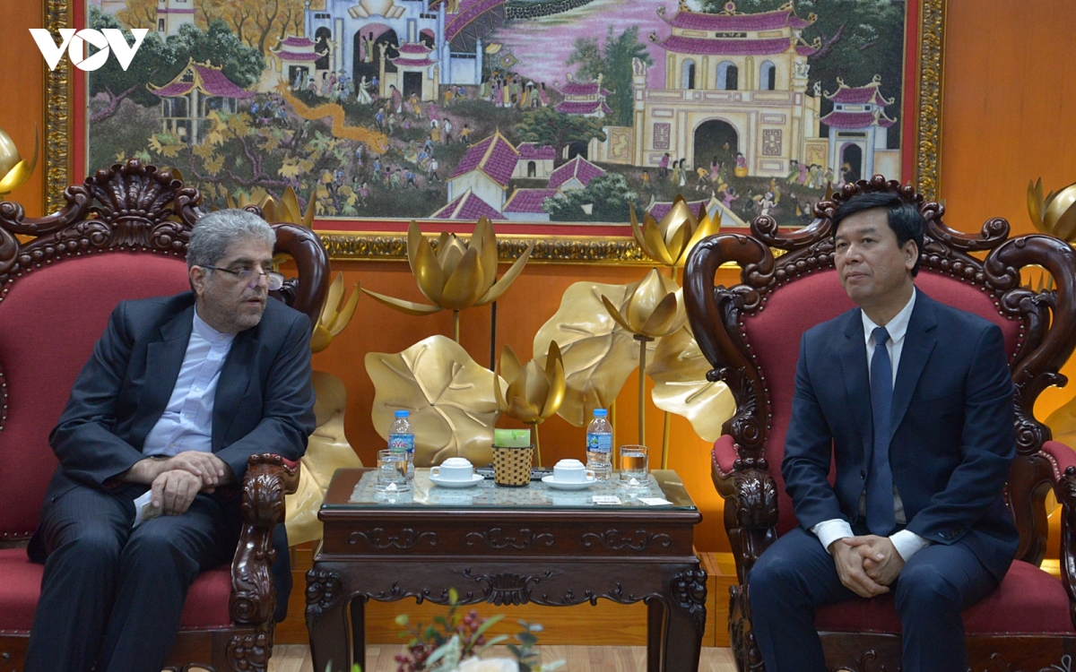 dai-su-iran-ghasemi-tham-vov-gap-pho-tong-giam-doc-ngo-minh-hien-hieu-vov-1.jpg