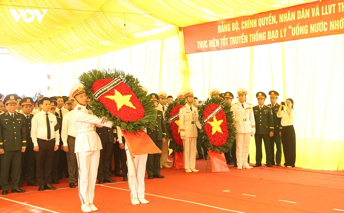 dong-bao-tu-nan-1.jpg