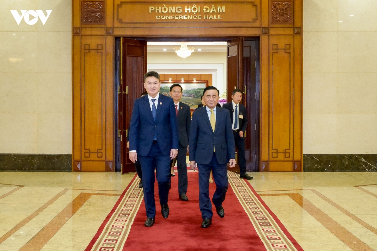 dong-chi-tran-cam-tu2.jpg