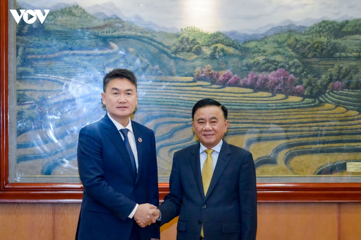 dong-chi-tran-cam-tu4.jpg