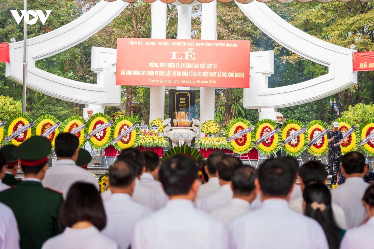 hai-cot-liet-si-vi-xuyen-9.jpg