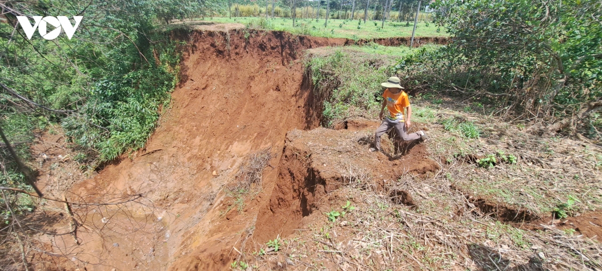 sat-lo-dat-duc-co-gia-lai-anh-1.jpg