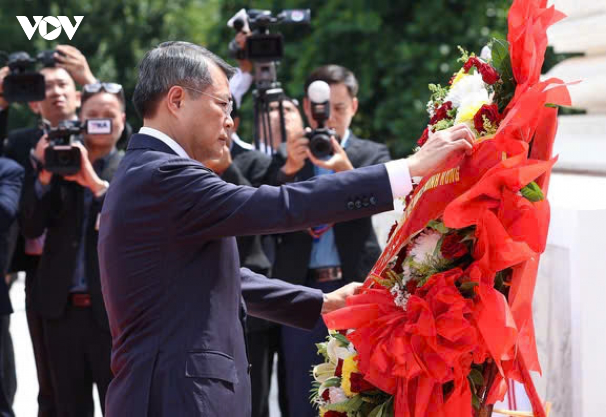 thu-tuong-dat-vong-hoa-2.jpg