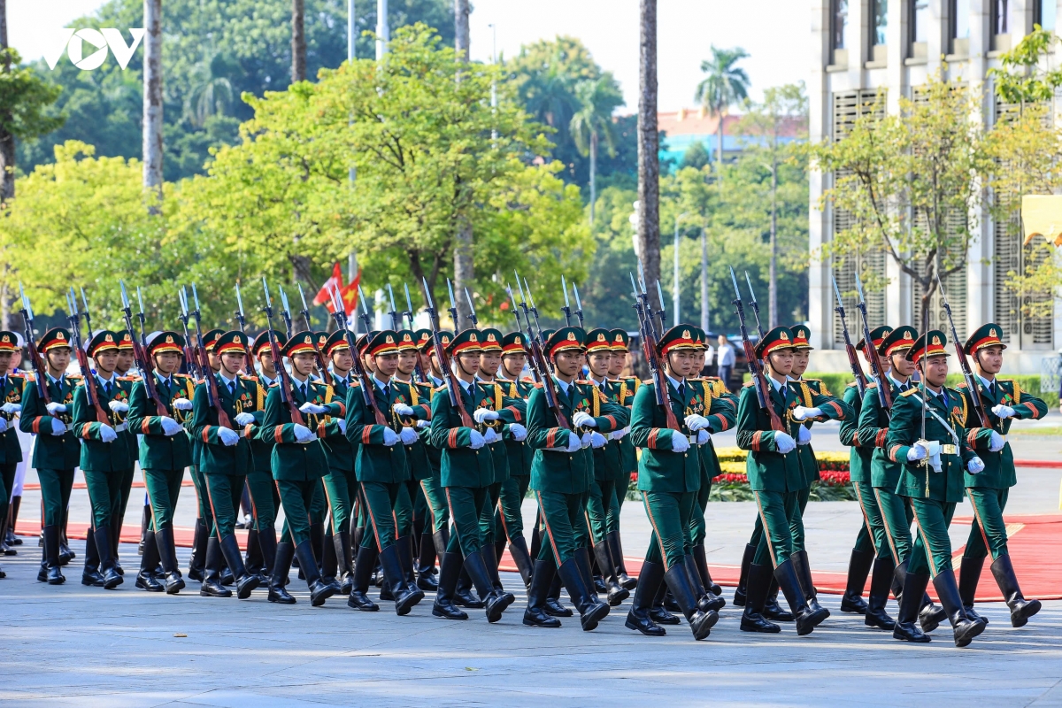 tong-bi-thu-chu-tich-nuoc-don-tong-thong-thuy-sy-2.jpg