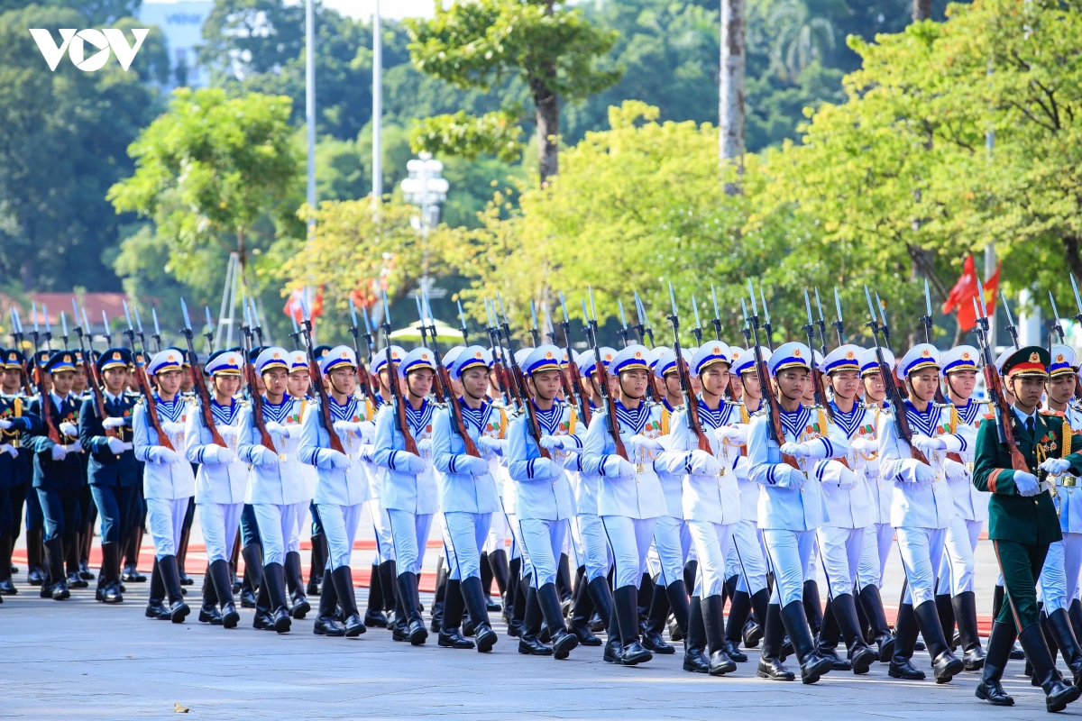 tong-bi-thu-chu-tich-nuoc-don-tong-thong-thuy-sy-3.jpg
