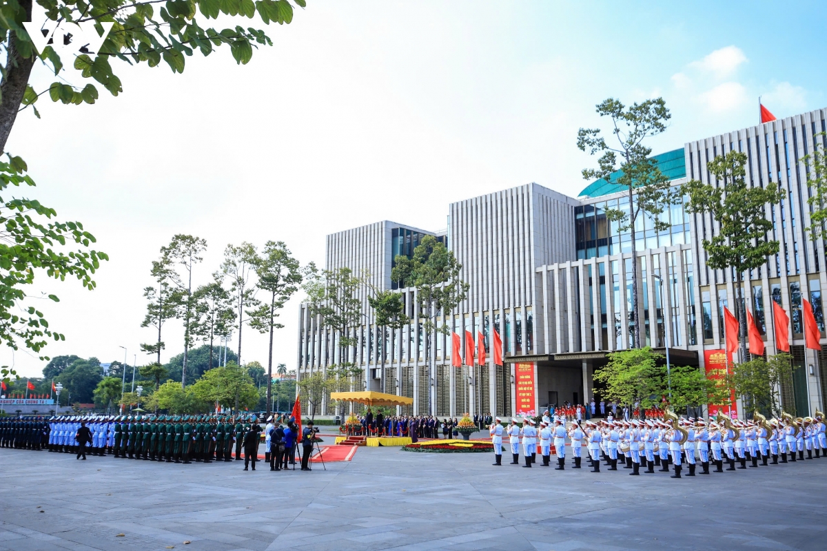 tong-bi-thu-chu-tich-nuoc-don-tong-thong-thuy-sy-4.jpg