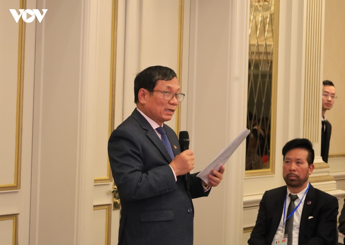 tong-bi-thu-tham-nguoi-viet-chau-au-1.jpg