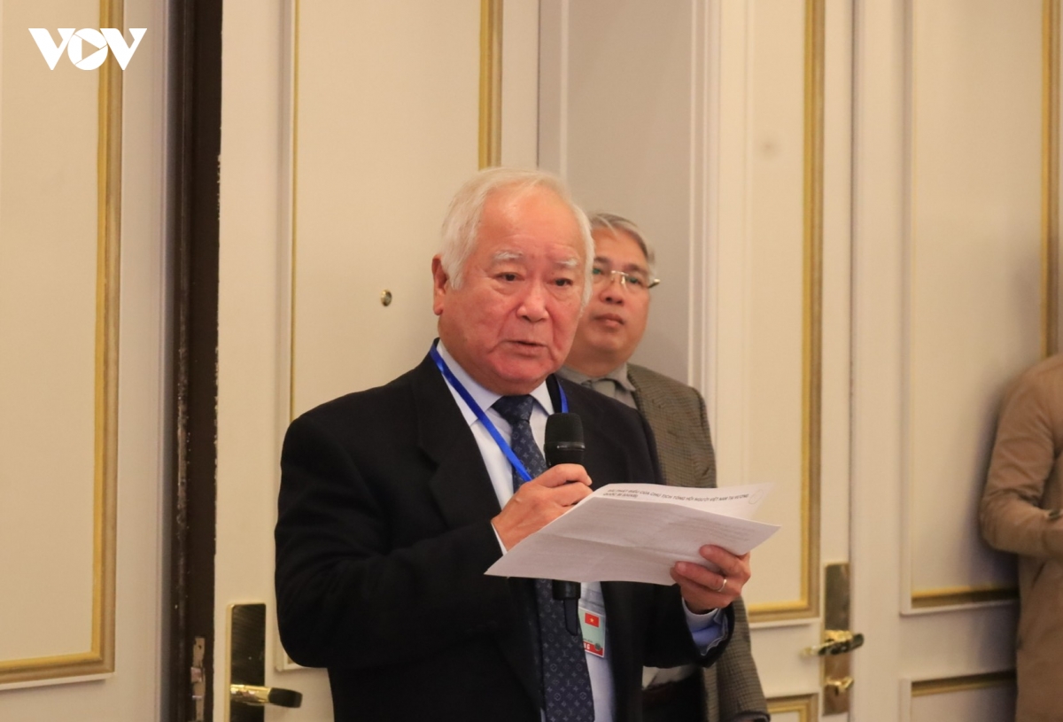 tong-bi-thu-tham-nguoi-viet-chau-au-2.jpg