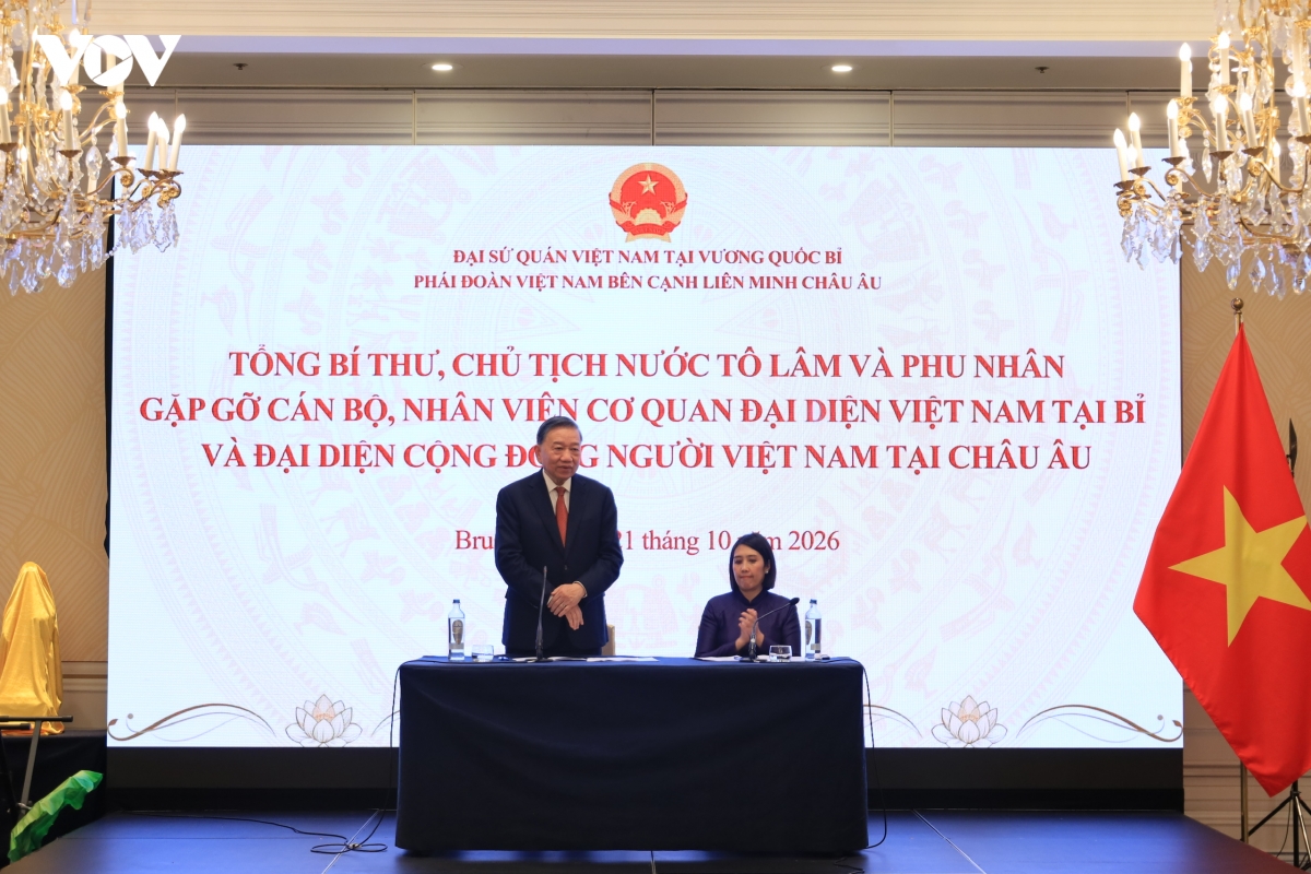 tong-bi-thu-tham-nguoi-viet-chau-au-3.jpg