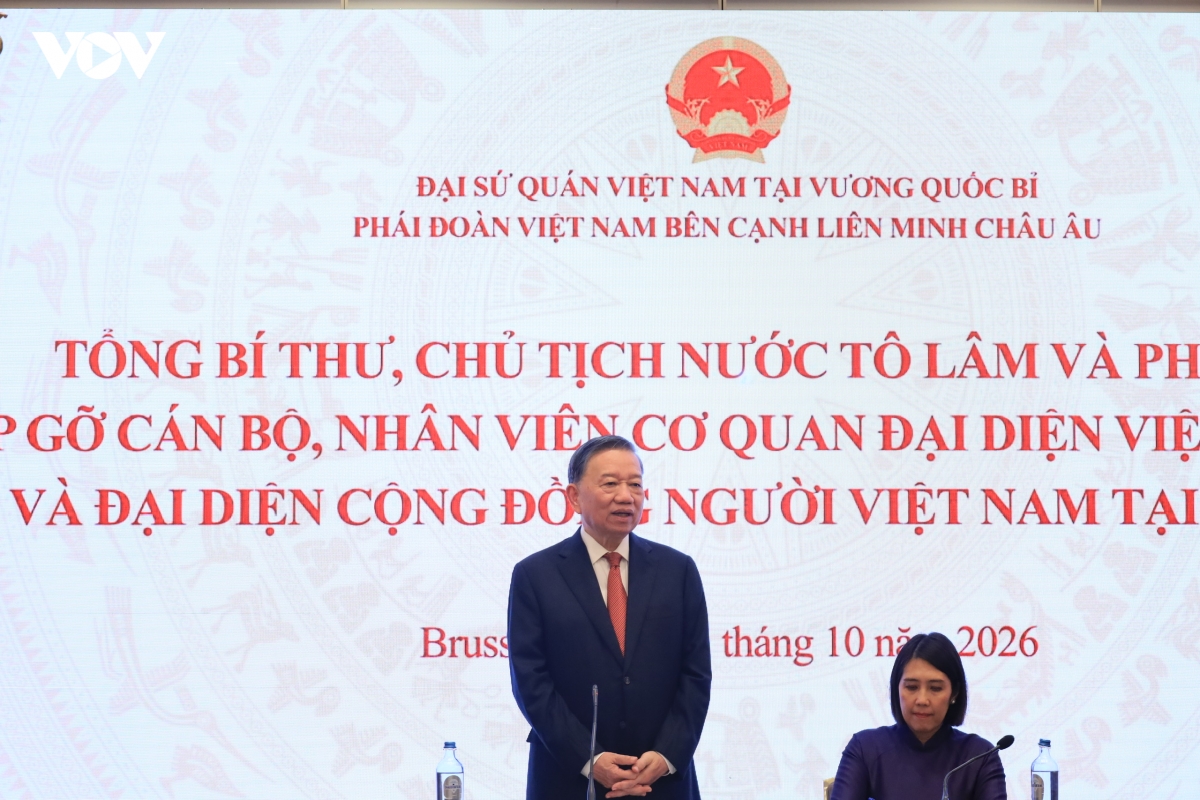 tong-bi-thu-tham-nguoi-viet-chau-au-8.jpg