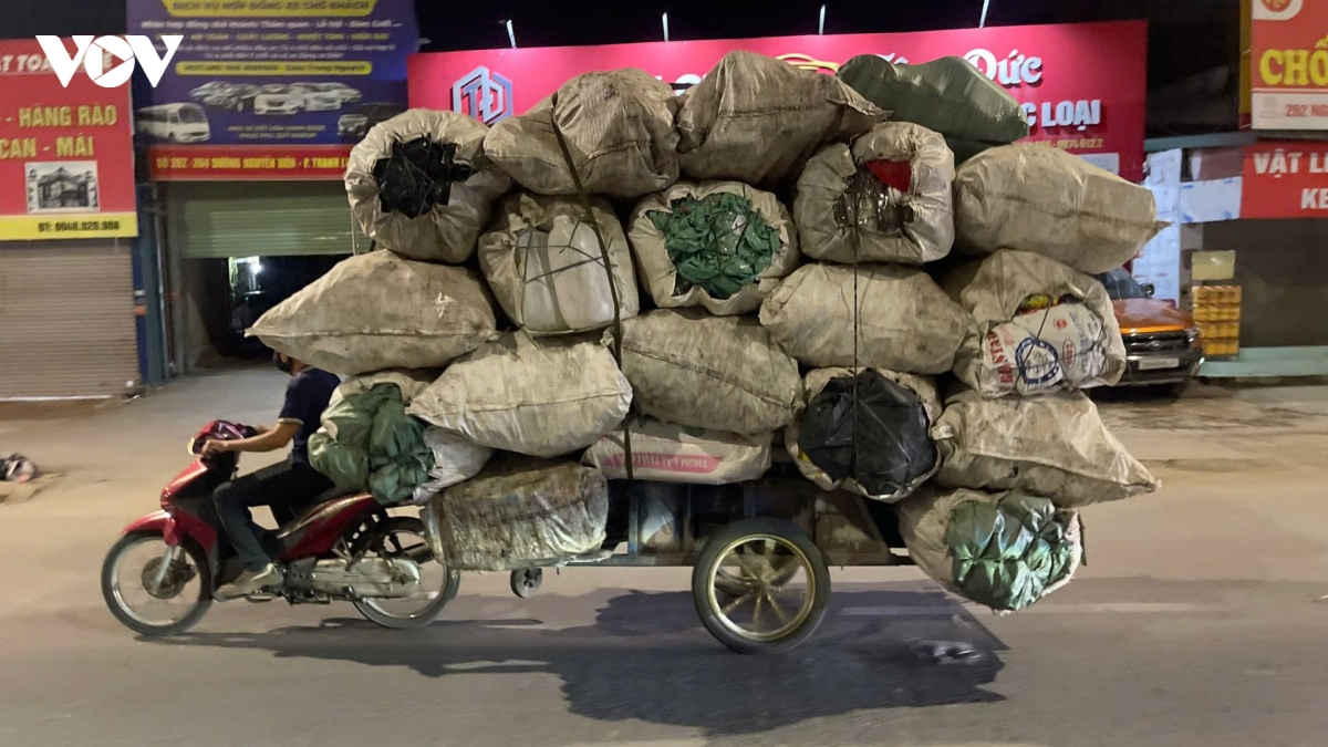 xe-cho-hang-cong-kenh-2.jpg
