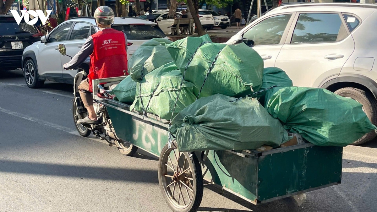 xe-cho-hang-cong-kenh-6.jpg