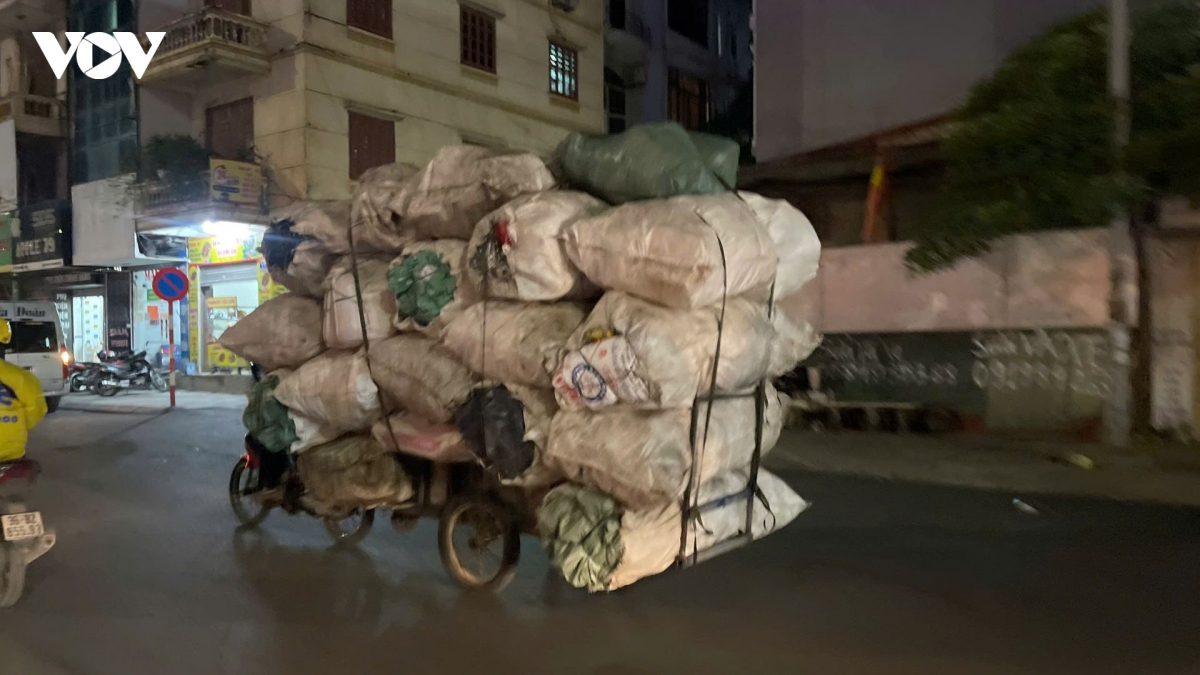 xe-cho-hang-cong-kenh.jpg