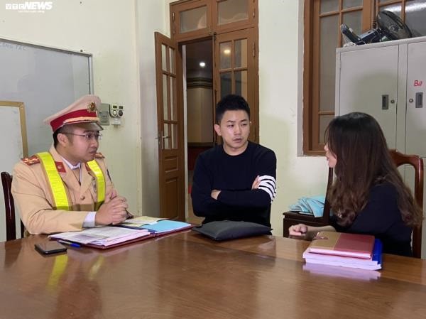 tai xe nguoi han quoc bi xu phat 35 trieu dong, tuoc gplx 23 thang  hinh 1