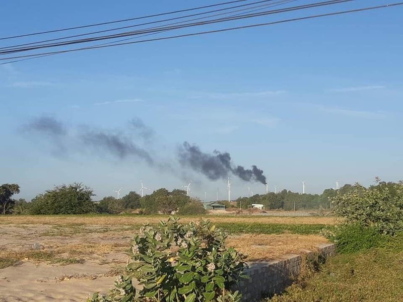 chay tuabin tru dien gio cao gan 100m tai binh thuan hinh 2