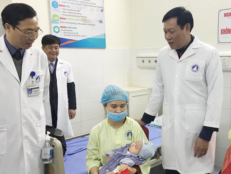 trong ca truc tet, bac si tuyet doi khong su dung bia ruou hinh 1