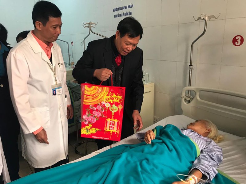 trong ca truc tet, bac si tuyet doi khong su dung bia ruou hinh 2