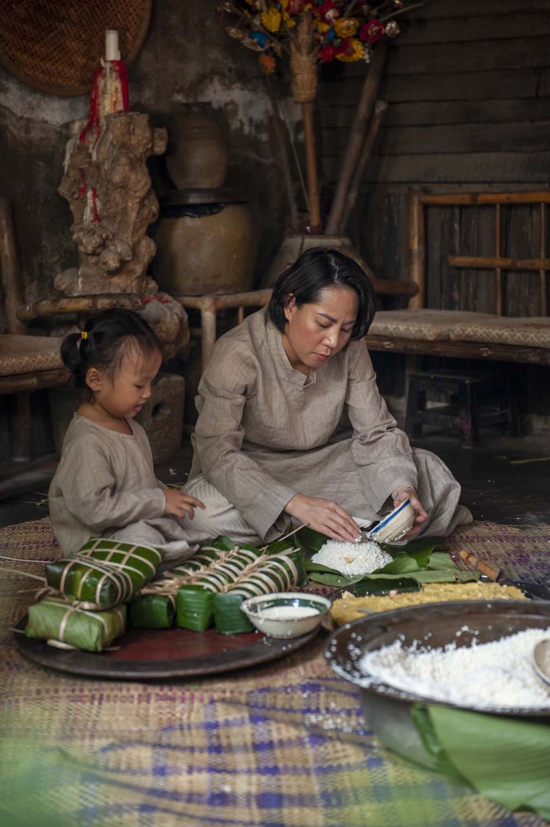 goi banh chung ngay tet, net dep van hoa viet hinh 2