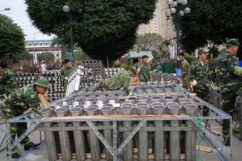 ben trong tran dia phao hoa chuan bi don giao thua o ha noi hinh 7