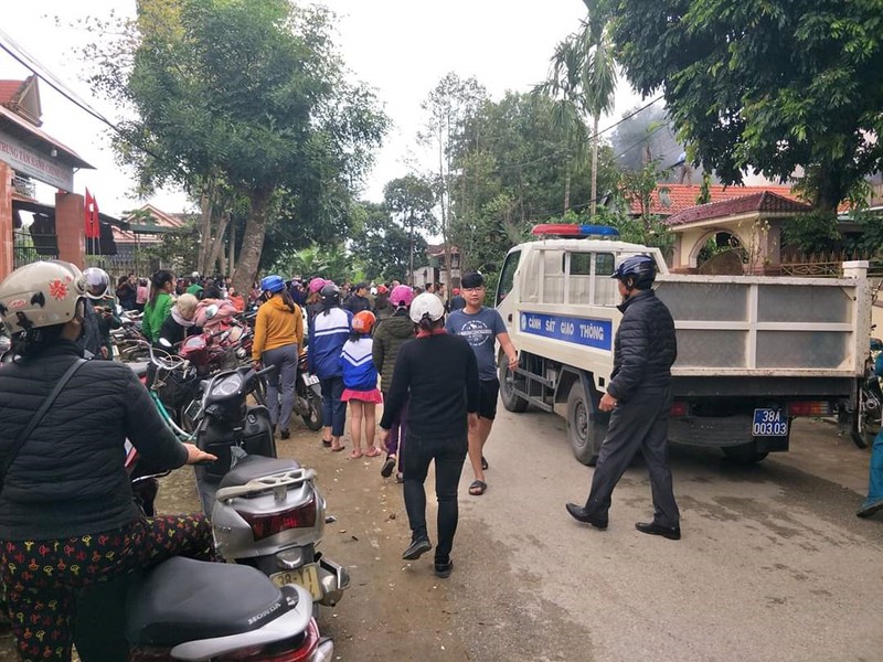 hoa hoan thieu rui can nha go 3 gian o huyen mien nui huong khe  hinh 2