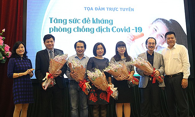 "moi nguoi nen co 1 bat nuoc cham rieng de tranh lay virus" hinh 3