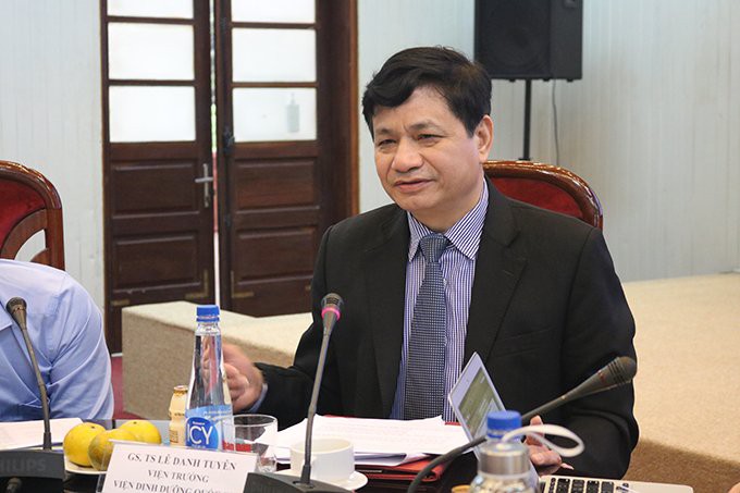 "moi nguoi nen co 1 bat nuoc cham rieng de tranh lay virus" hinh 1