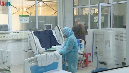 co gai nhiem covid-19 dau tien o ha noi da 2 lan co ket qua am tinh hinh 1