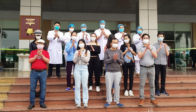 mot bac si bv benh nhiet doi tu mac covid-19 da duoc cong bo khoi benh hinh 1