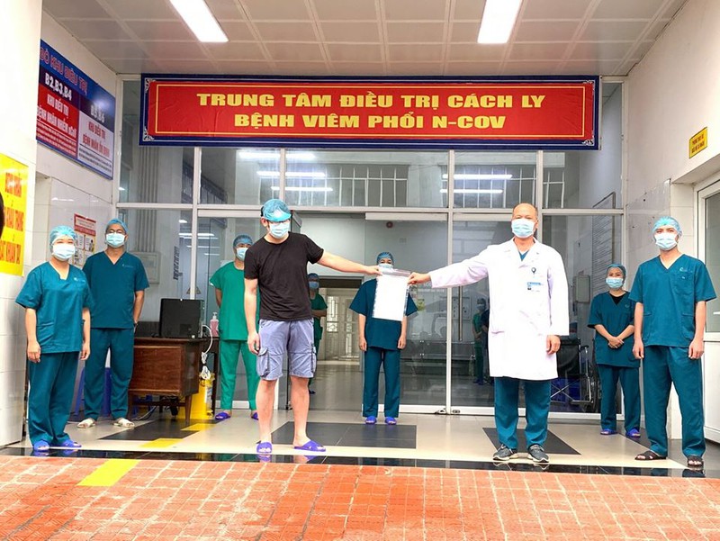  2 ca mac covid-19 tai bv so 2 quang ninh duoc cong bo khoi benh hinh 2