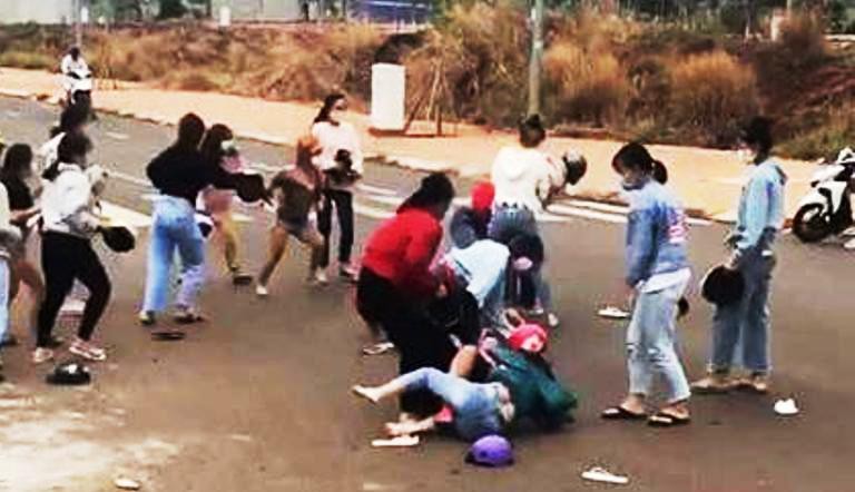 xac minh nguyen nhan nhom nu sinh binh phuoc tu tap danh nhau  hinh 1