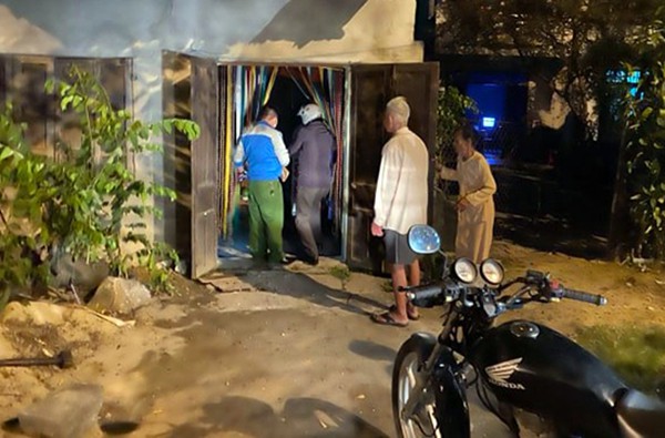dung bua dap dau nguoi yeu roi den chot kiem dich covid-19 tu thu hinh 1