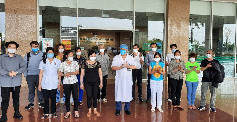 du kien, chieu nay 15 benh nhan mac covid-19 duoc cong bo khoi benh hinh 1