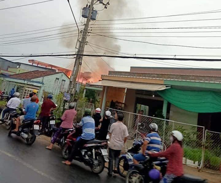 chay lon o cua hang kinh doanh go o tien giang hinh 1