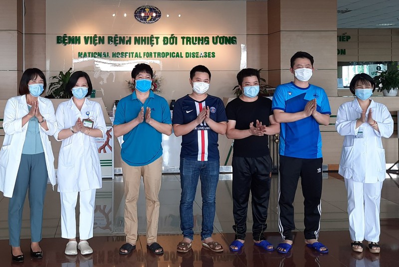 them 3 ca khoi benh, viet nam da dieu tri khoi 305 benh nhan covid-19 hinh 1