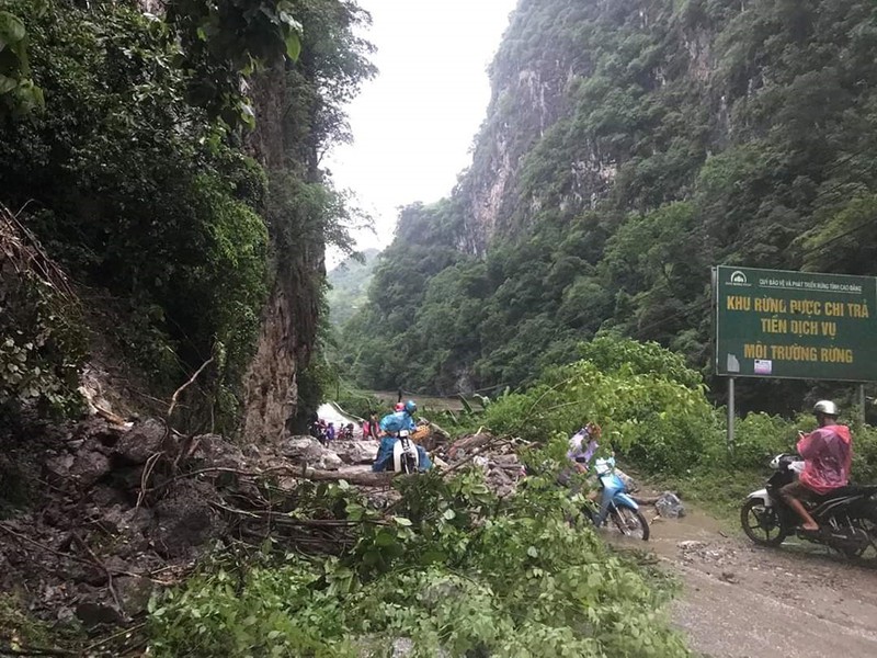 mua lon sat lo tai cao bang lam 1 nguoi chet, 1 nguoi bi thuong hinh 1