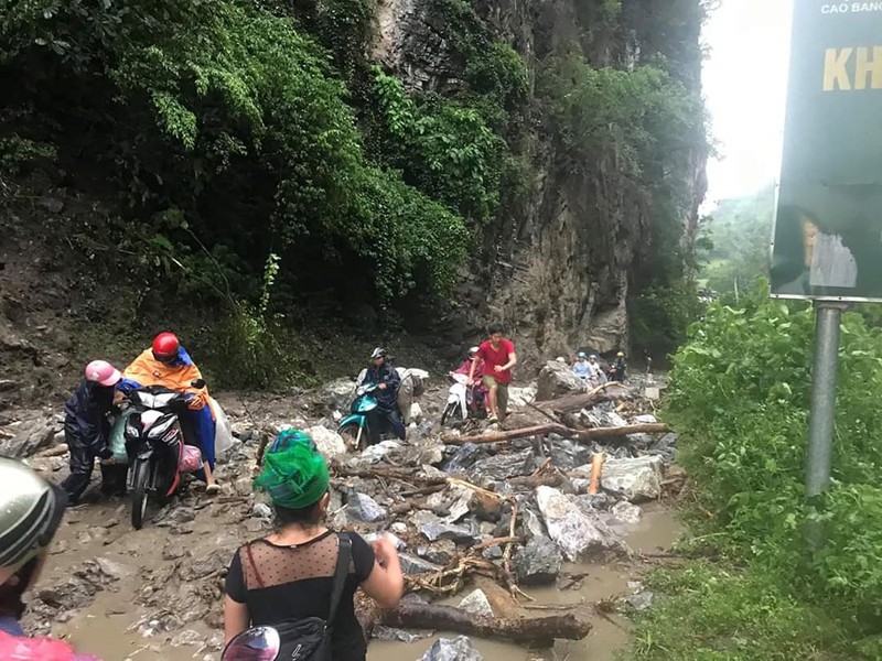 mua lon sat lo tai cao bang lam 1 nguoi chet, 1 nguoi bi thuong hinh 2