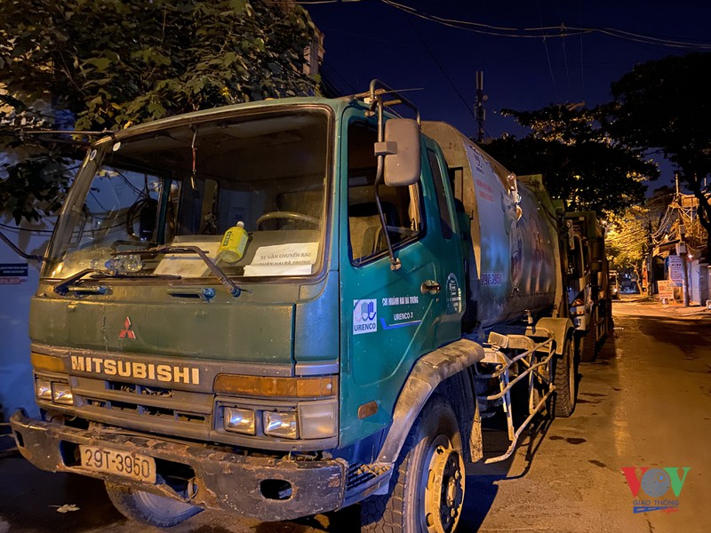 nguoi dan tiep tuc chan xe, rac noi thanh se di dau?  hinh 2