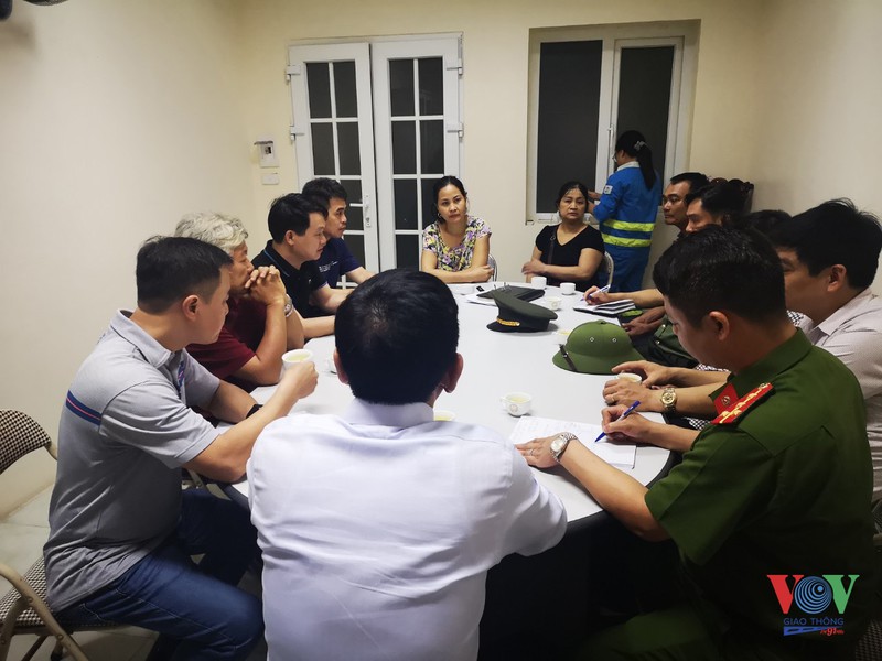 nguoi dan tiep tuc chan xe, rac noi thanh se di dau?  hinh 8