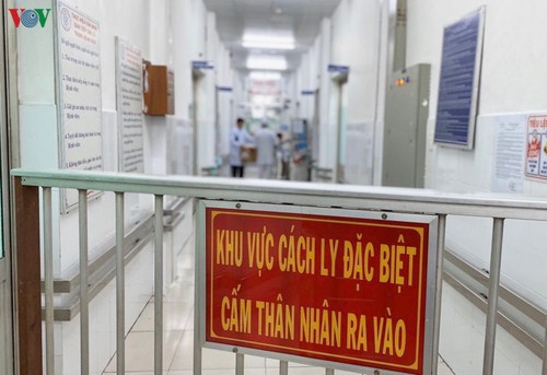 ba nguoi tiep xuc voi bn 420 am tinh voi virus sars-cov-2 hinh 1
