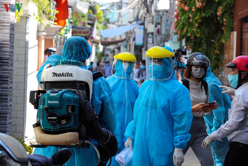 ​hai ca mac covid-19 o da nang dang tho may, tien luong rat nang hinh 1