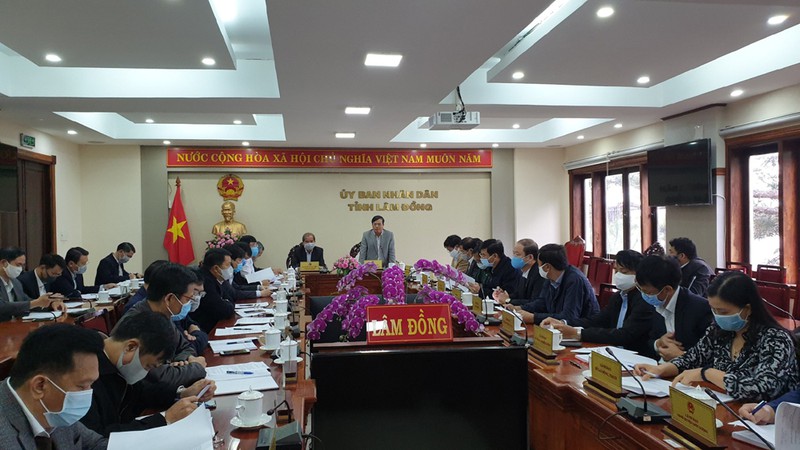lam dong cach ly gan 1000 nguoi co lien quan den ca mac covid-19 hinh 1