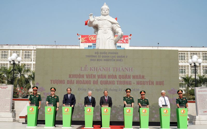 thu tuong tham, lam viec tai truong si quan luc quan 2 hinh 2