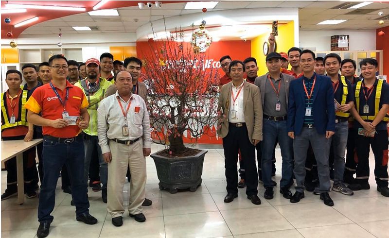 vietjet tang qua nhung hanh khach dau tien nam canh ty hinh 2