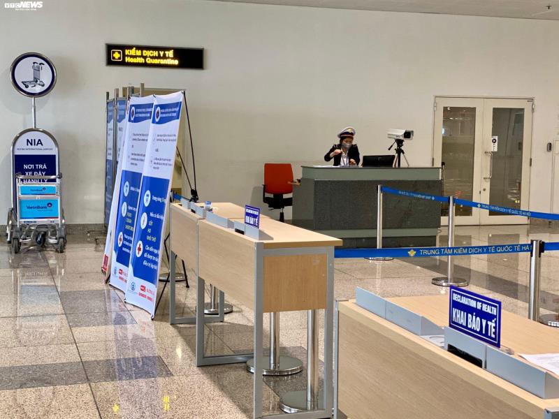 khu kiem soat, cach ly phong chong virus corona tai san bay noi bai hinh 2