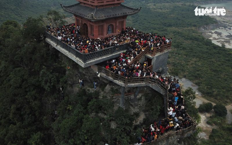 chua tam chuc, yen tu thong bao huy khai hoi hinh 1