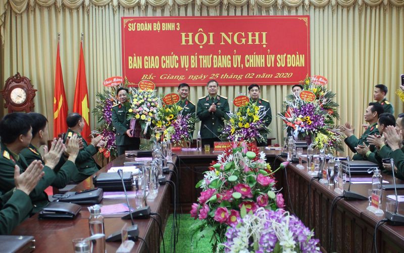 bo nhiem chinh uy 2 su doan thuoc quan khu 1 hinh 2