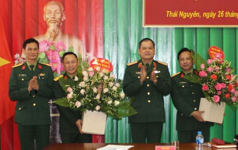 bo nhiem chinh uy 2 su doan thuoc quan khu 1 hinh 1